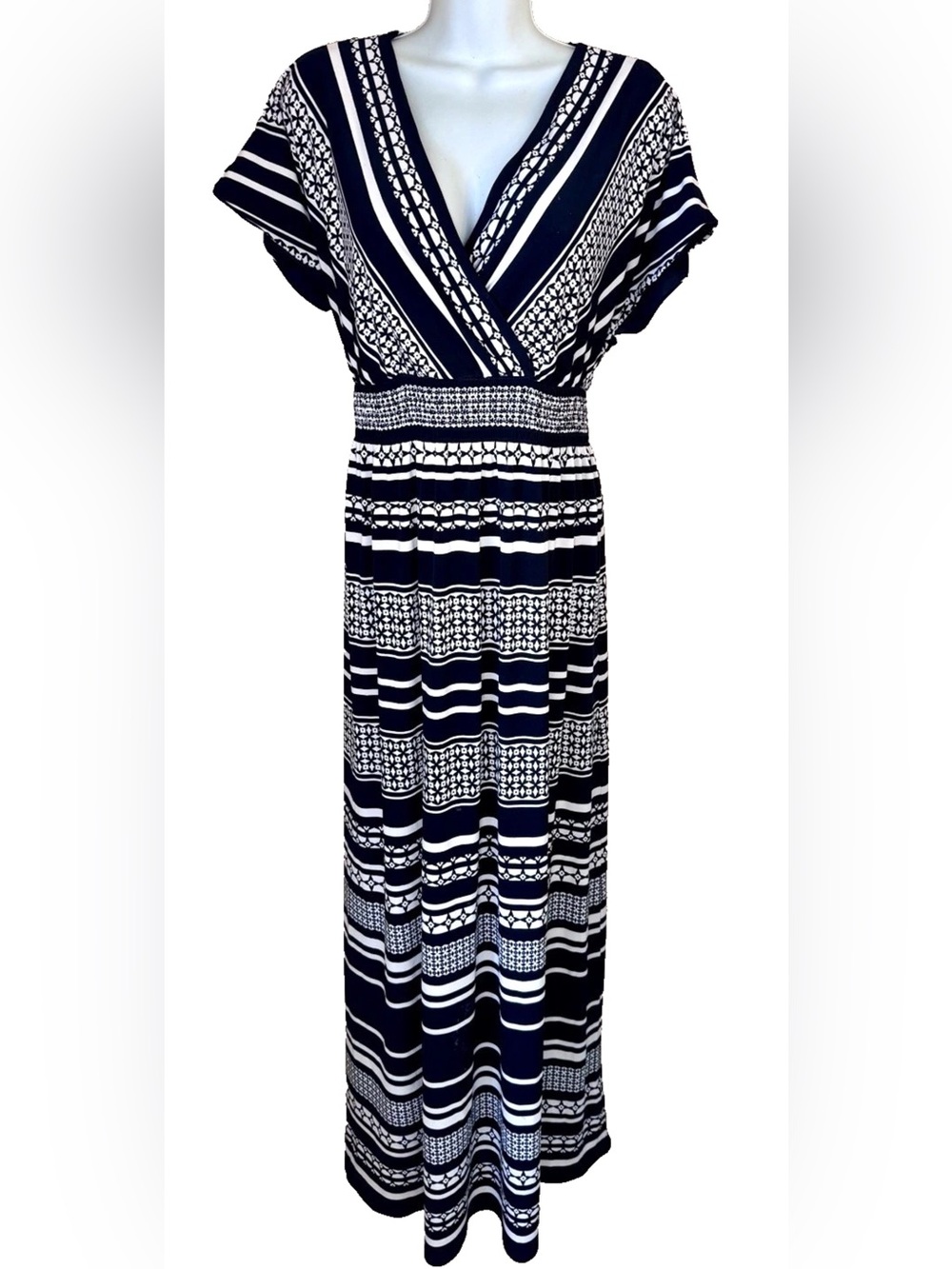 🖤CHICO’S🖤 GEO PRINT SHORT FLUTTER SLEEVE V-NECK ELASTIC WAIST MAXI DRESS